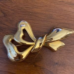 Vintage Shiny gold bow pin